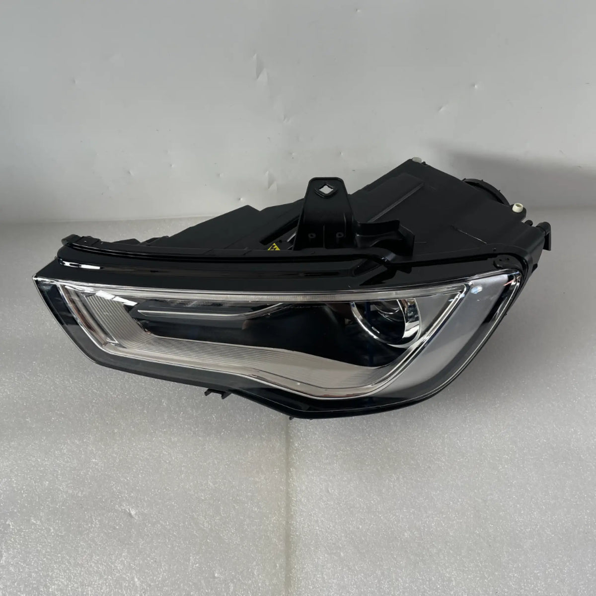 Audi A3 S3 RS3 8V Bi-Xenon LED Scheinwerfer links 8V0941005C