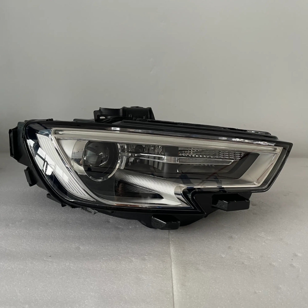 Audi A3 S3 RS3 8V Bi-Xenon LED Scheinwerfer rechts 8V0941006E