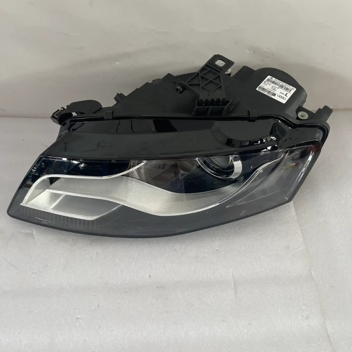 Audi A4 S4 B8 Bi-Xenon LED Scheinwerfer links 8K0941029P