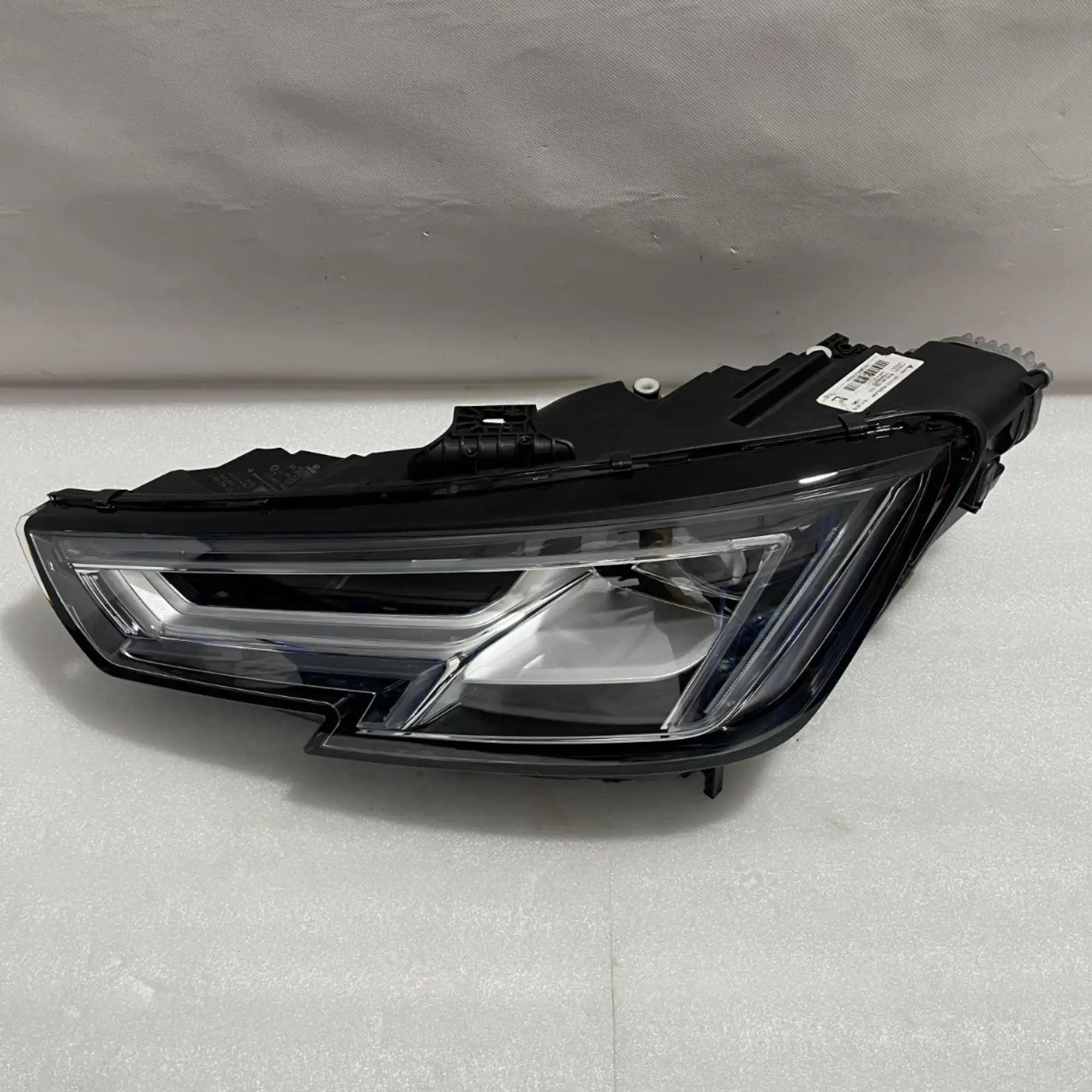 Audi A4 S4 RS4 B9 Full LED Scheinwerfer links 8W0941033