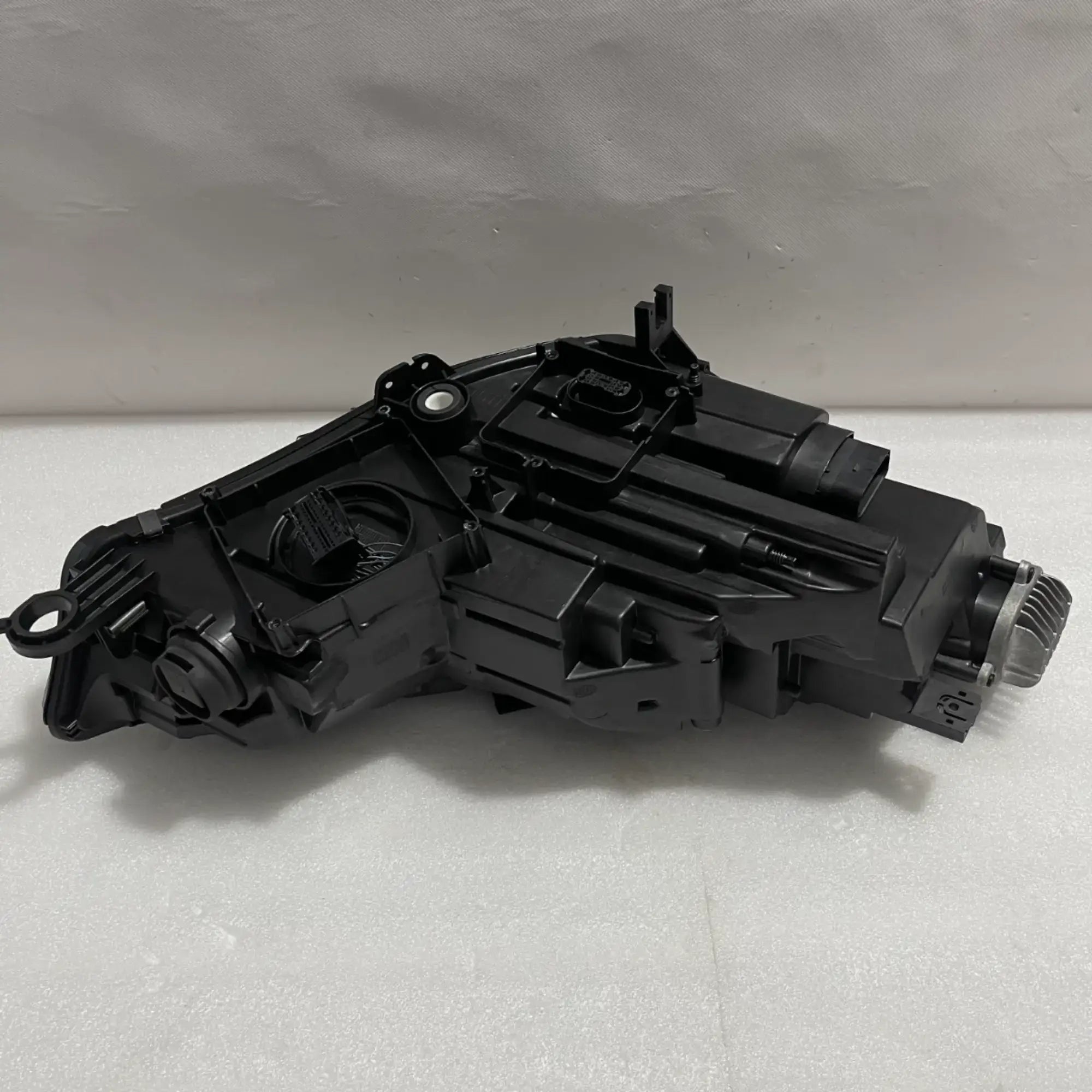 Audi A4 S4 RS4 B9 Full LED Scheinwerfer links 8W0941773