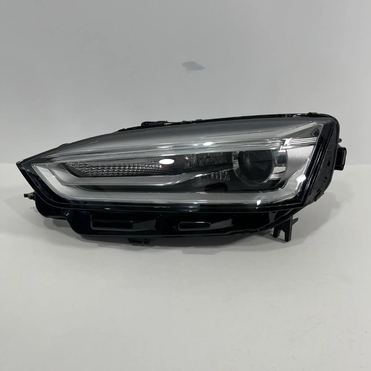 Audi A5 S5 RS5 F5 Bi-Xenon LED Scheinwerfer links 8W6941043C