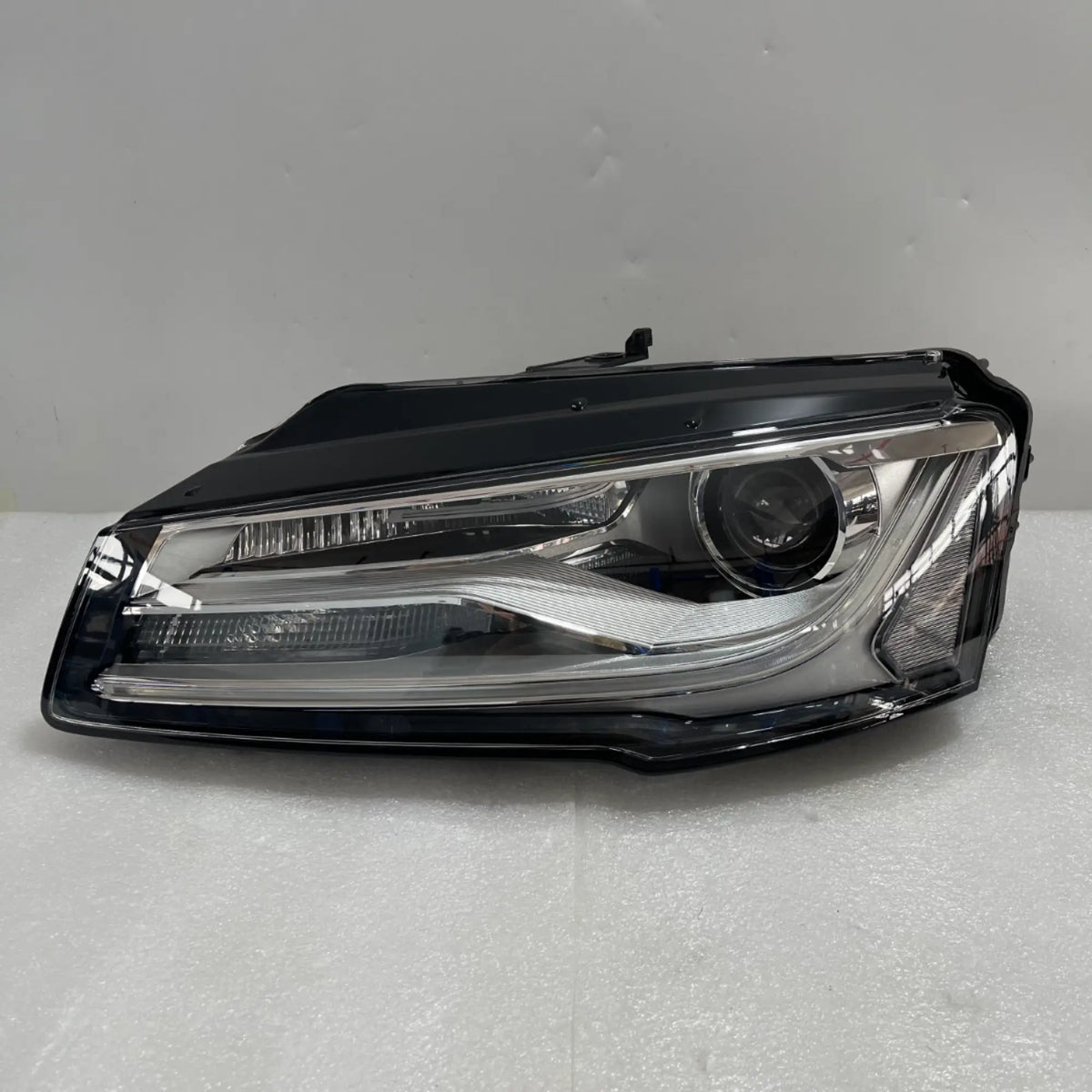 Audi A8 S8 4H Bi-Xenon LED Scheinwerfer links 4H0941043