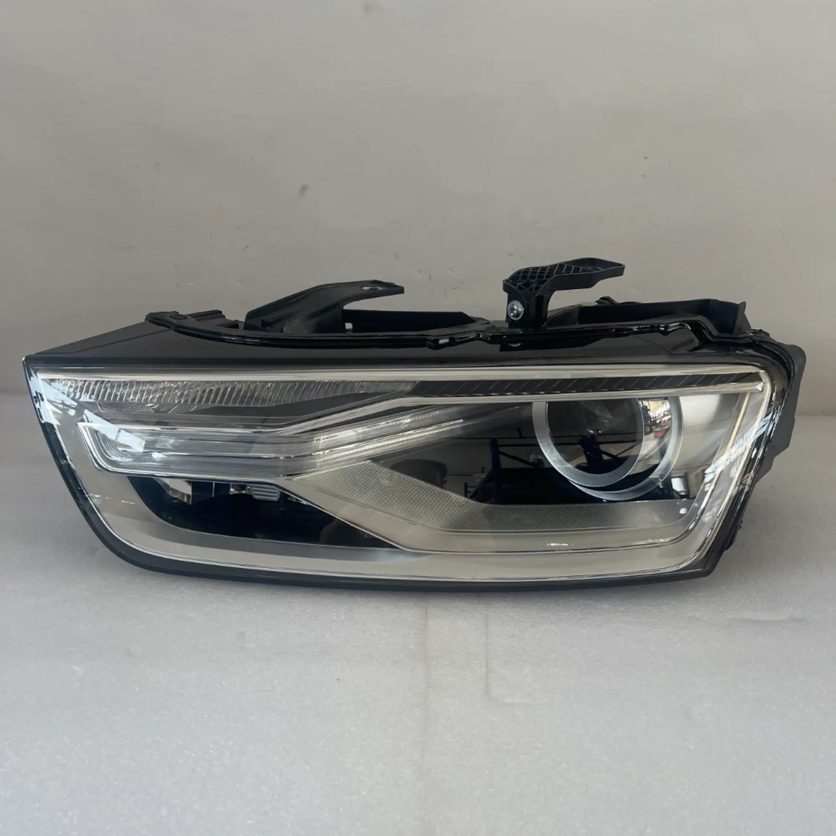 Audi Q3 RS 8U Q3 8U Bi-Xenon LED Scheinwerfer links 8U0941005B
