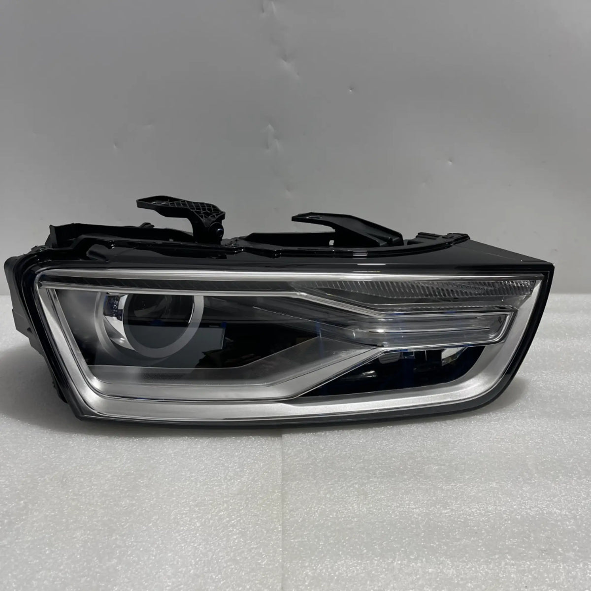 Audi Q3 RS 8U Q3 8U Bi-Xenon LED Scheinwerfer rechts 8U0941006B