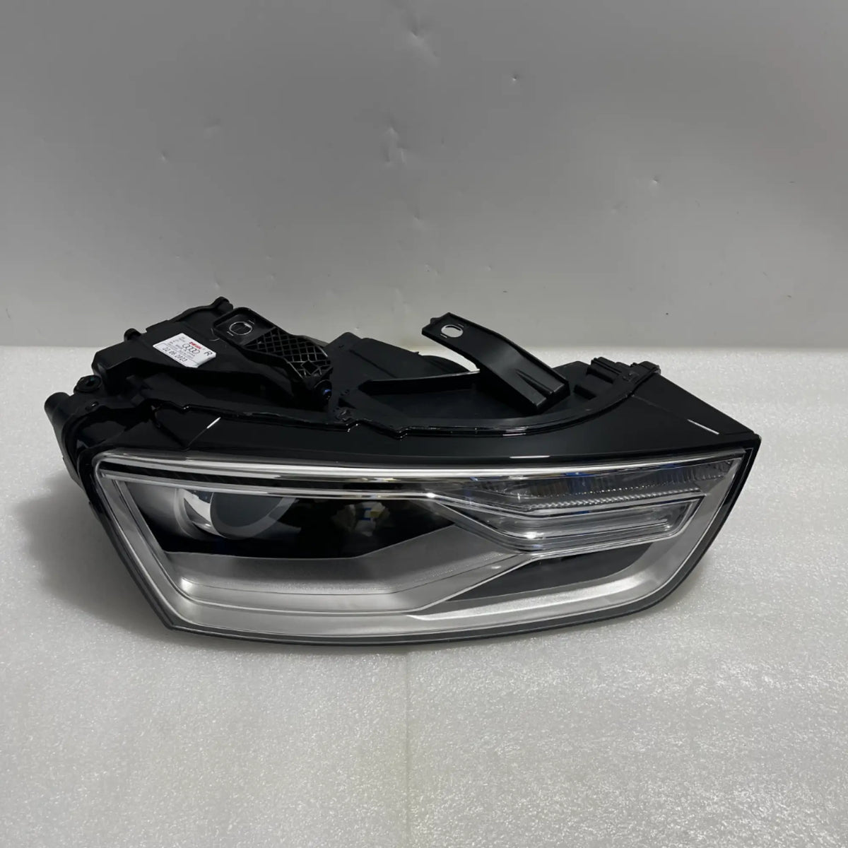 Audi Q3 RS 8U Q3 8U Bi-Xenon LED Scheinwerfer rechts 8U0941044C