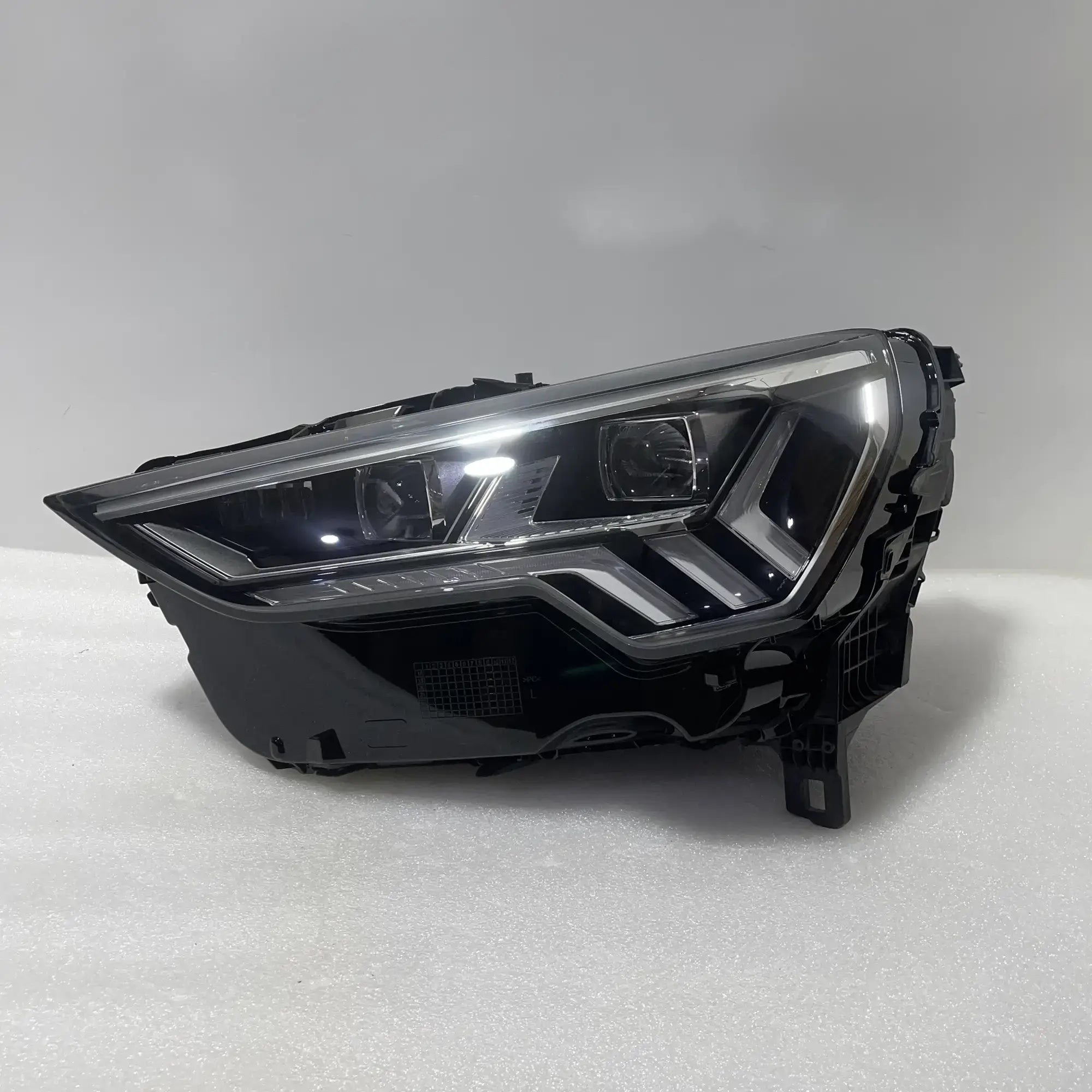 Audi Q3 RS Q3 F3 Full LED Matrix Scheinwerfer links 83A941035