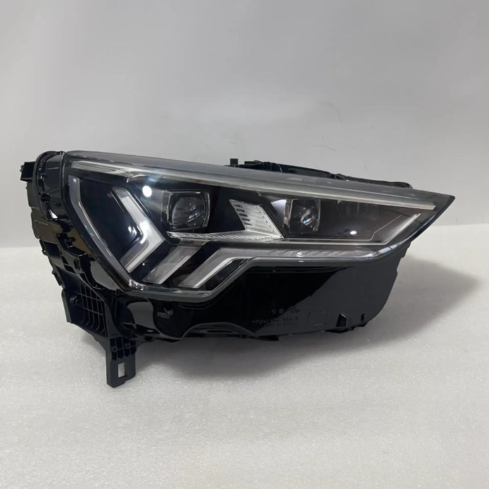 Audi Q3 RS Q3 F3 Full LED Matrix Scheinwerfer rechts 83A941036