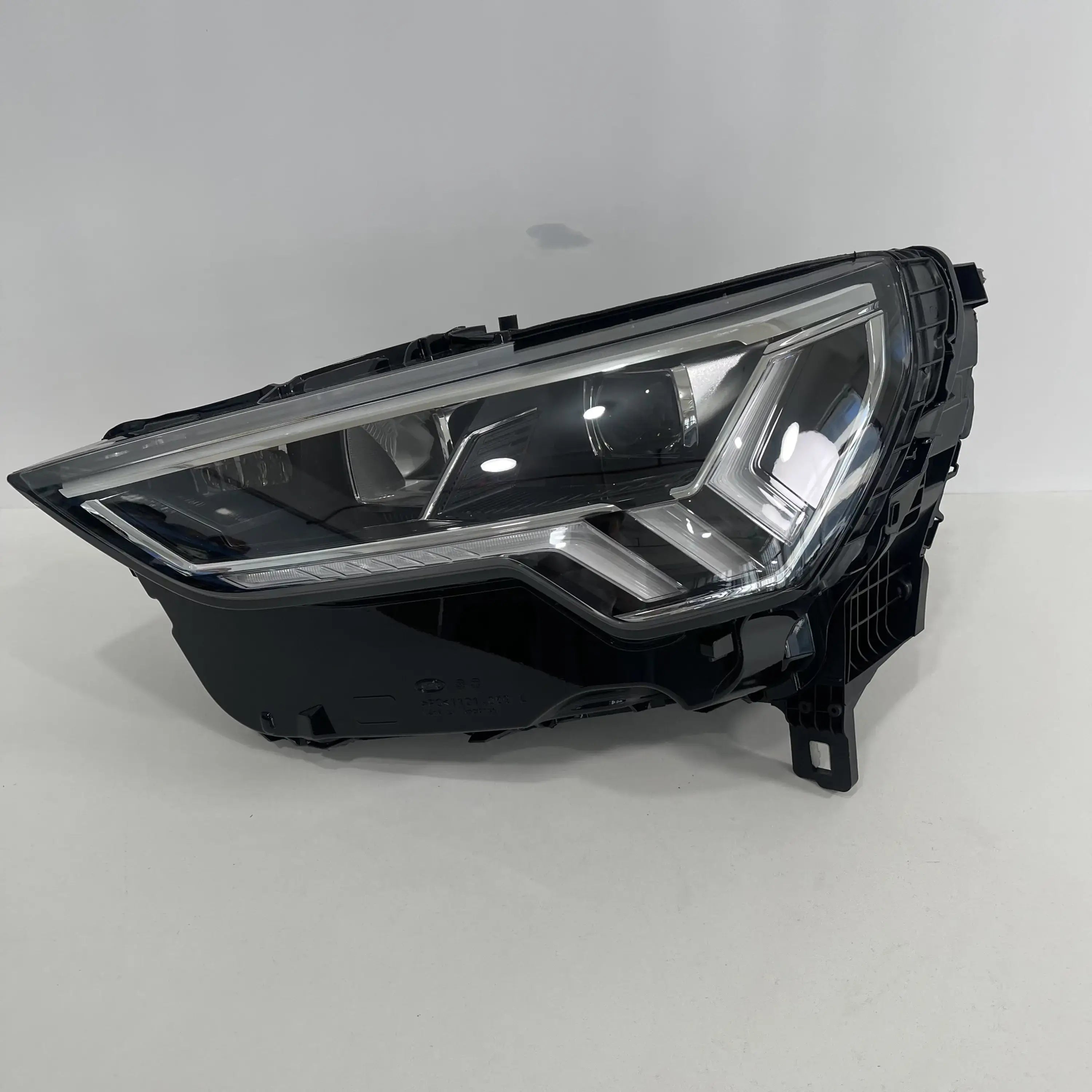 Audi Q3 RS Q3 F3 Full LED Scheinwerfer links 83A941033