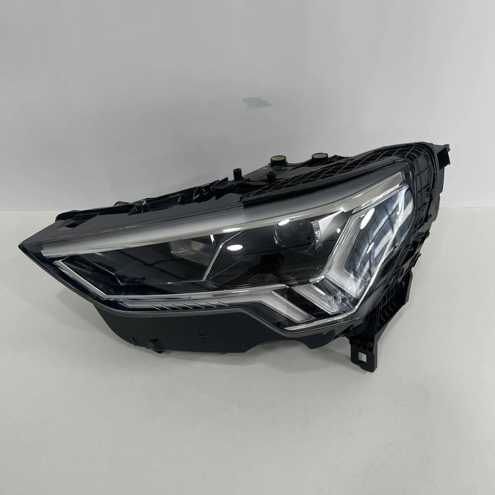 Audi Q3 RS Q3 F3 Full LED Scheinwerfer links 83A941773