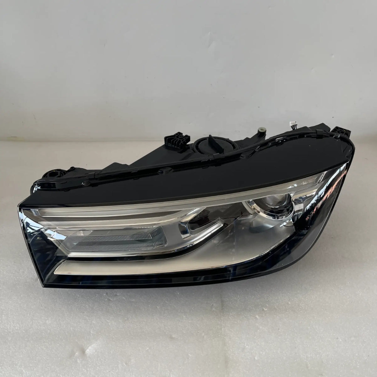 Audi Q5 SQ5 FY Bi-Xenon LED Scheinwerfer links 80A941043F