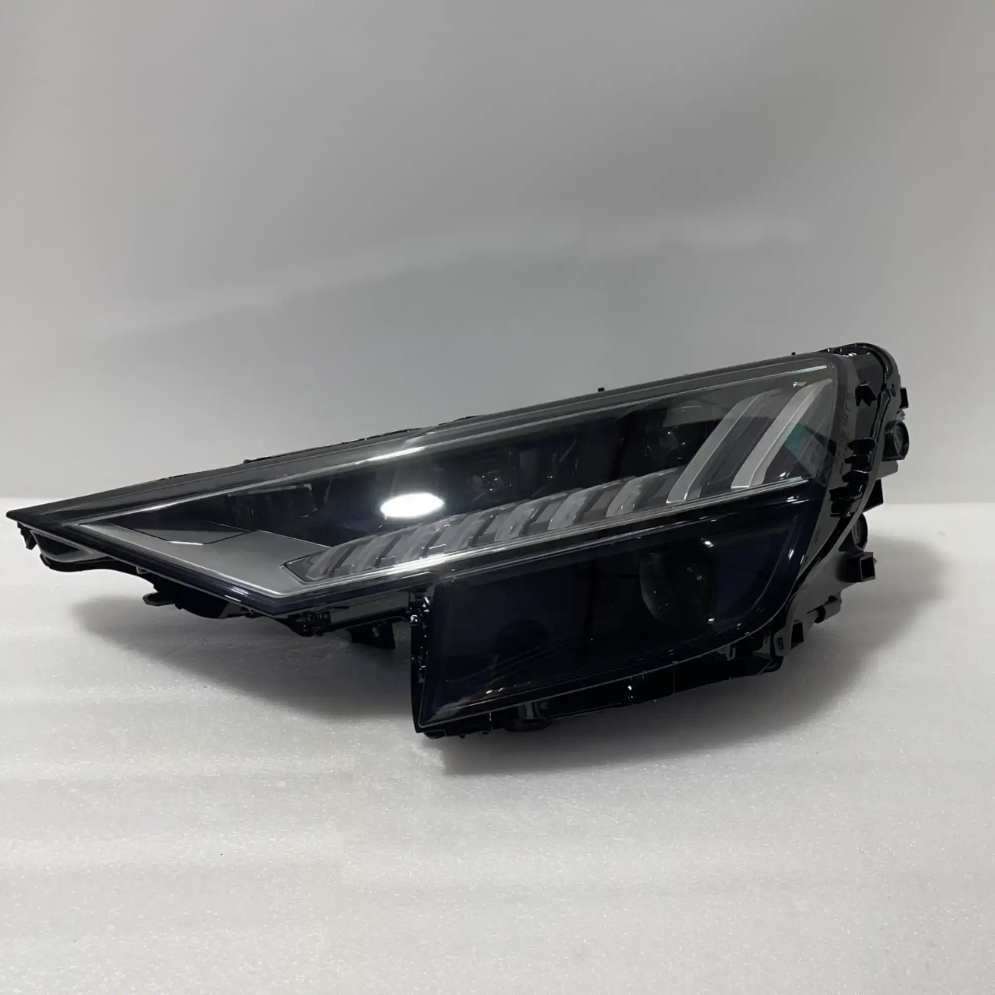 Audi Q8 SQ8 RS Q8 4M Full LED Matrix Scheinwerfer links 4M8941783