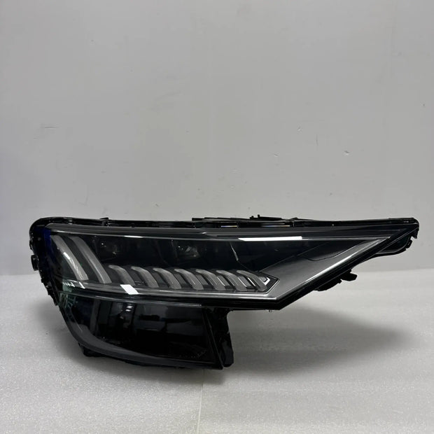 Audi Q8 SQ8 RS Q8 4M Full LED Matrix Scheinwerfer rechts 4M8941036