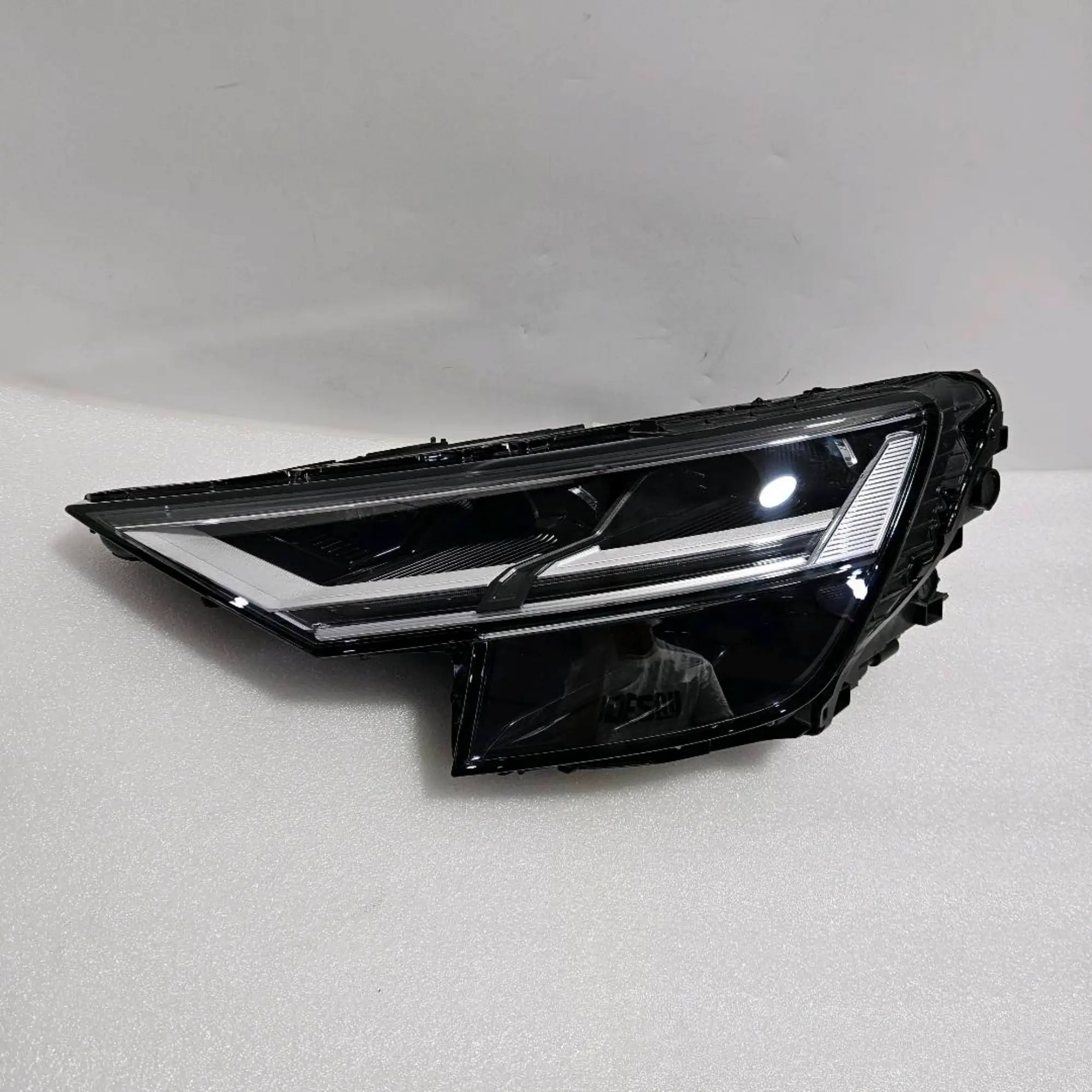 Audi Q8 SQ8 RS Q8 4M Full LED Scheinwerfer links 4M8941773
