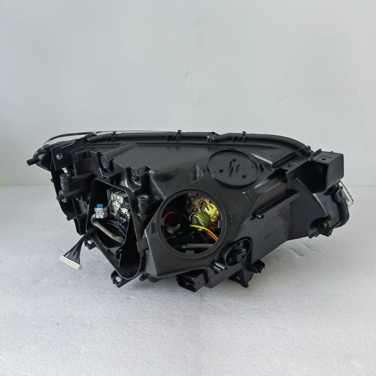 BMW 7er F01 F02 F03 F04 Bi-Xenon LED Scheinwerfer links 63117225229